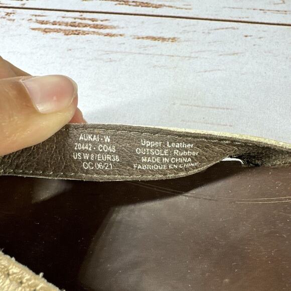 OluKai Aukai Women’s Leather Flip Flop Sandals Beige Sz 8 - Picture 10 of 10